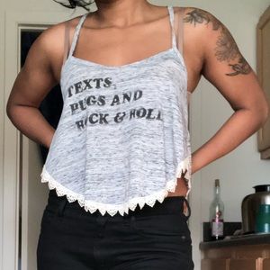 GRAPHIC CROP TOP